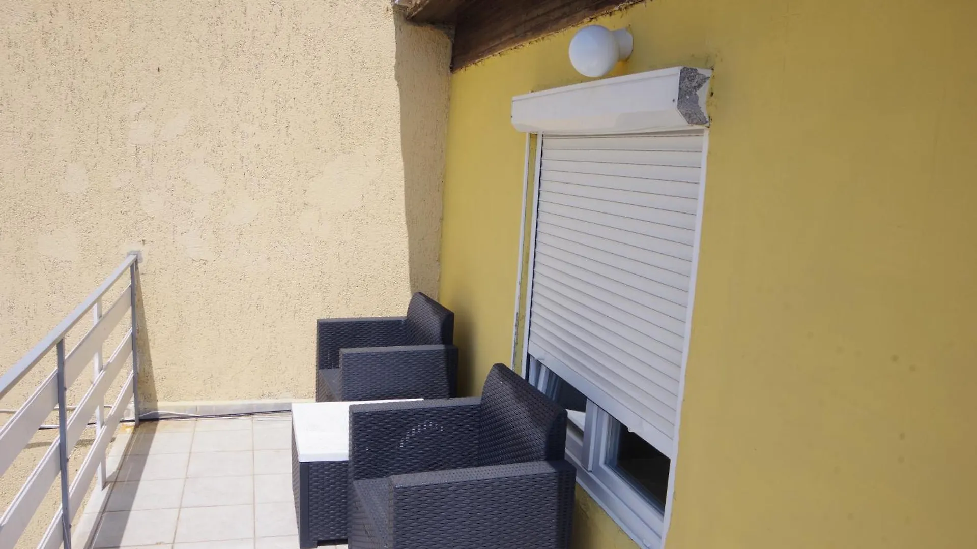 One Bedroom Apartment Banjol Croatia