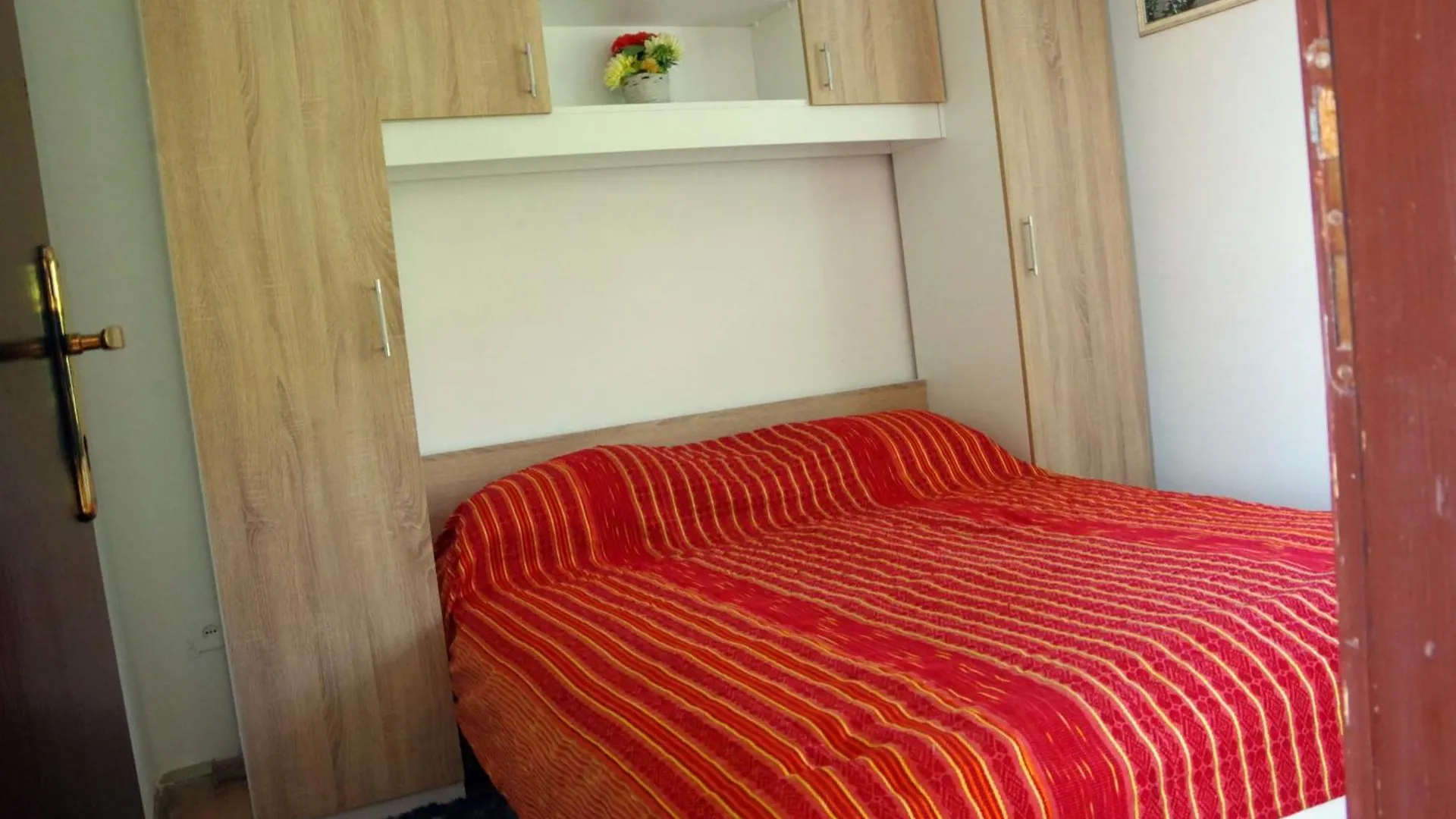 One Bedroom Apartment Banjol